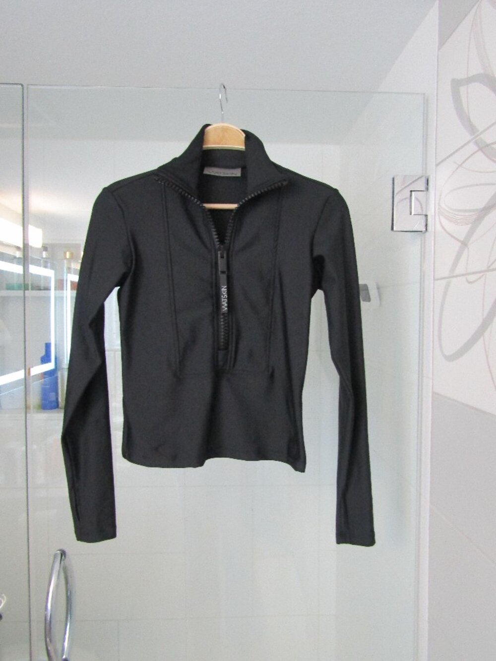 WATSKIN BLack 1/2 Zip Mia--UPF 50--- 4 Way Stretch Top--Medium
